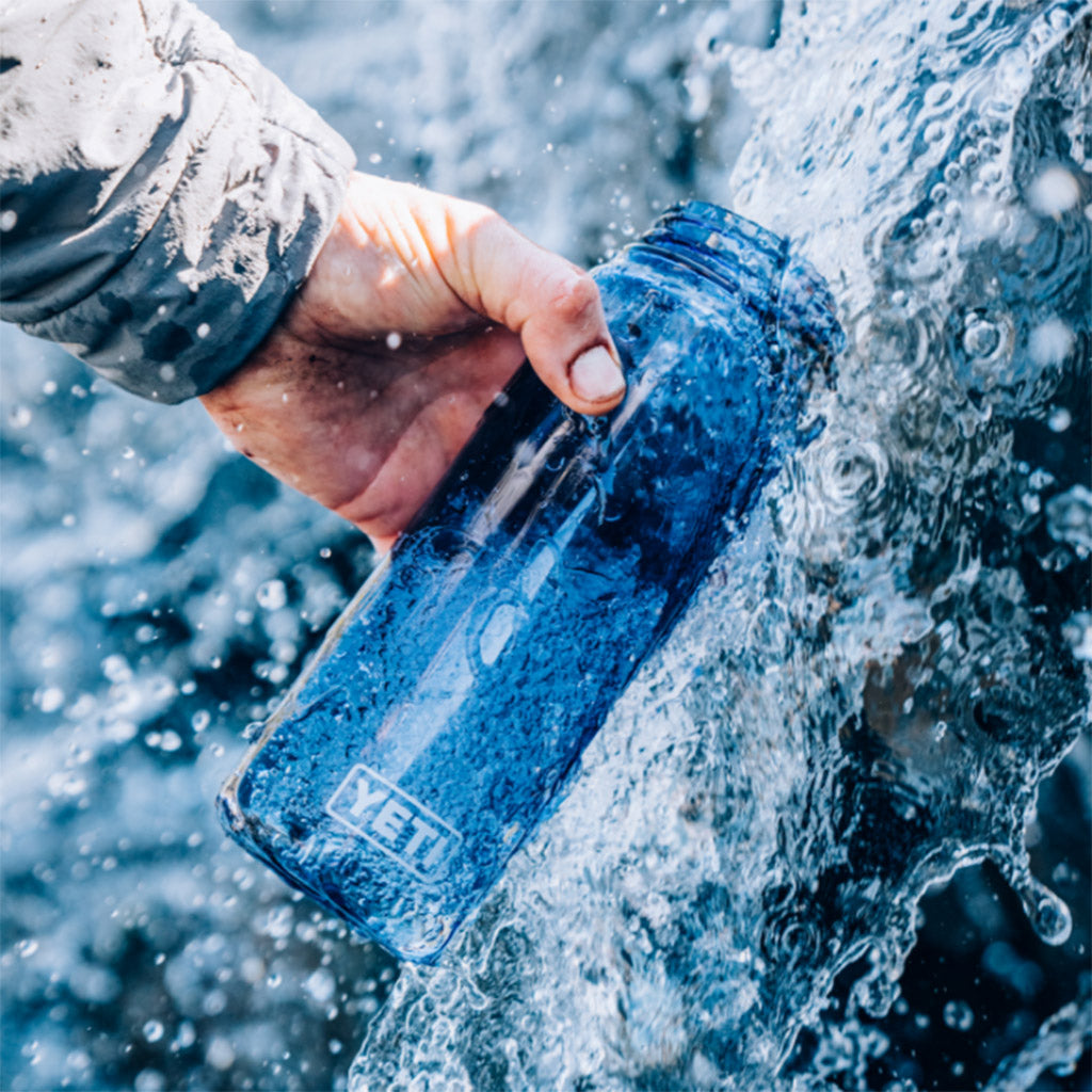 BOTELLA SIN BPA CON 50% DE PLÁSTICO RECICLADO
