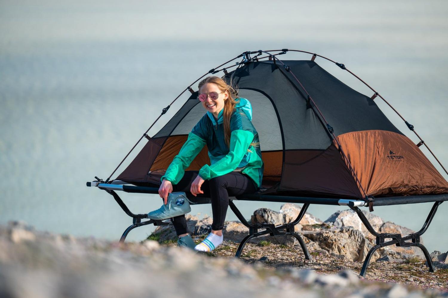 Combo 1 Casa de Campaña "Vista 1" y Catre "Outfitter XXL" TETON - Estaca Outdoors