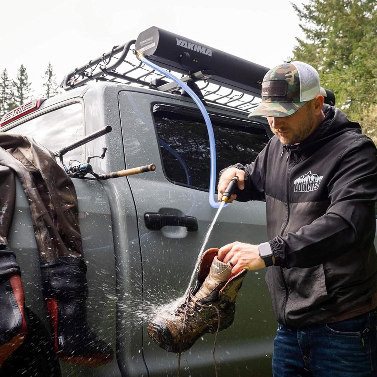 Almacenamiento Portátil de Agua RoadShower Yakima - Estaca Outdoors