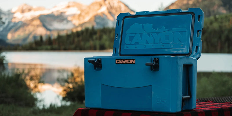 Hielera Rígida Outfitter 55QT V2 Canyon
