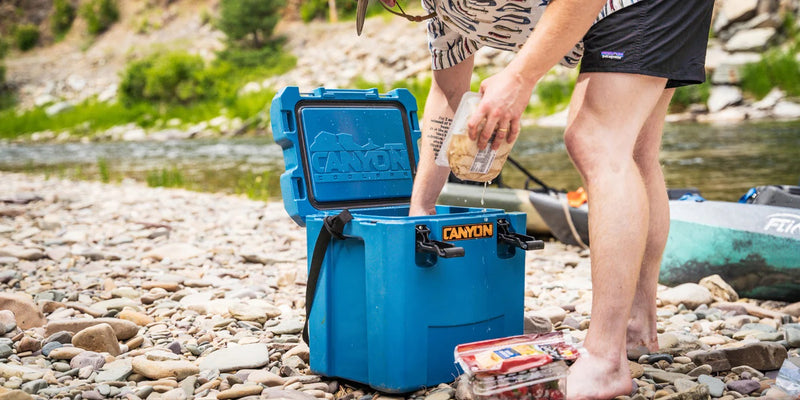 Hielera Rígida Outfitter 22QT V2 Canyon