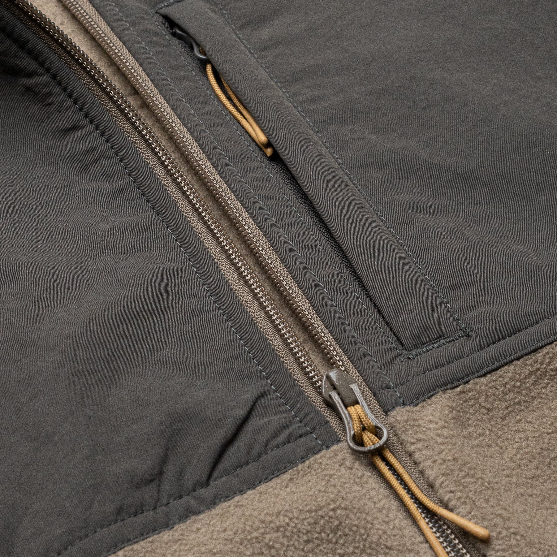 Chamarra El Bardo Polar Fleece ATAJO