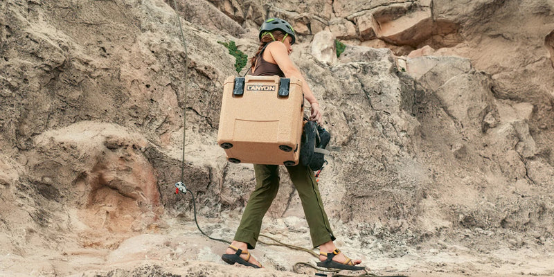 Hielera Rígida Outfitter 22QT V2 Canyon