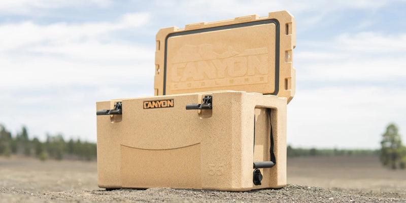 Hielera Rígida Outfitter 55QT V2 Canyon