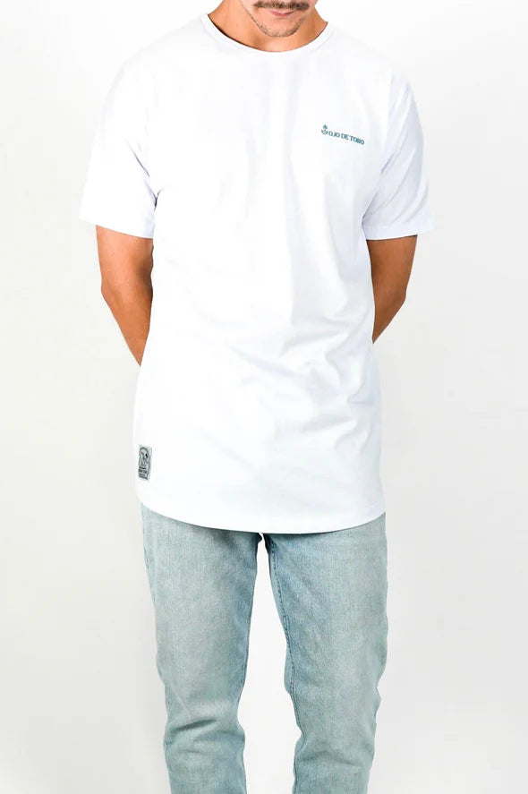 Playera Classic Logo Tee | Blanca Ojo de Toro - Estaca Outdoors