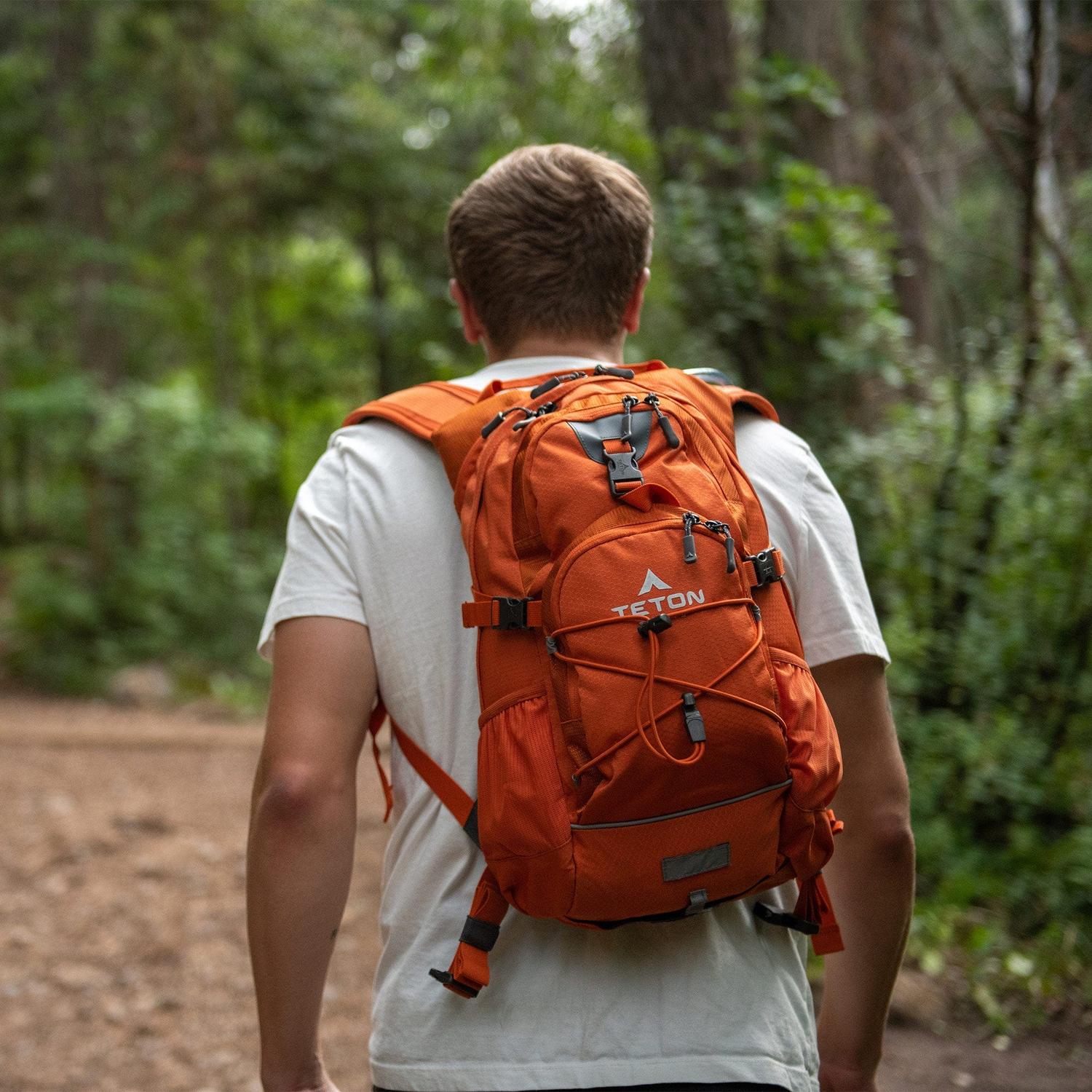 Mochila de Ataque Oasis 18L con Bolsa de Agua de 2L TETON - Estaca Outdoors