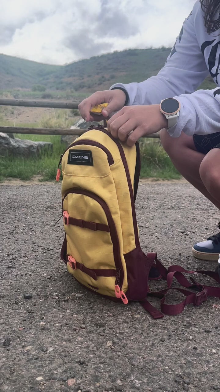 Cargar vídeo: Mochila De Hidratacion Shuttle 6L Dakine